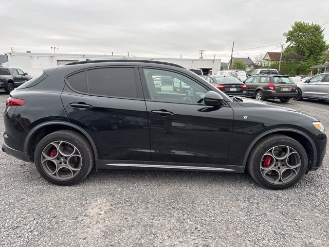Used 2022 Alfa Romeo Stelvio Ti AWD/4WD image 5