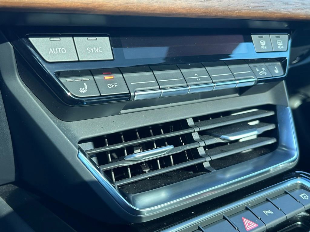 Used 2023 Audi e-tron GT Premium Plus AWD/4WD image 39