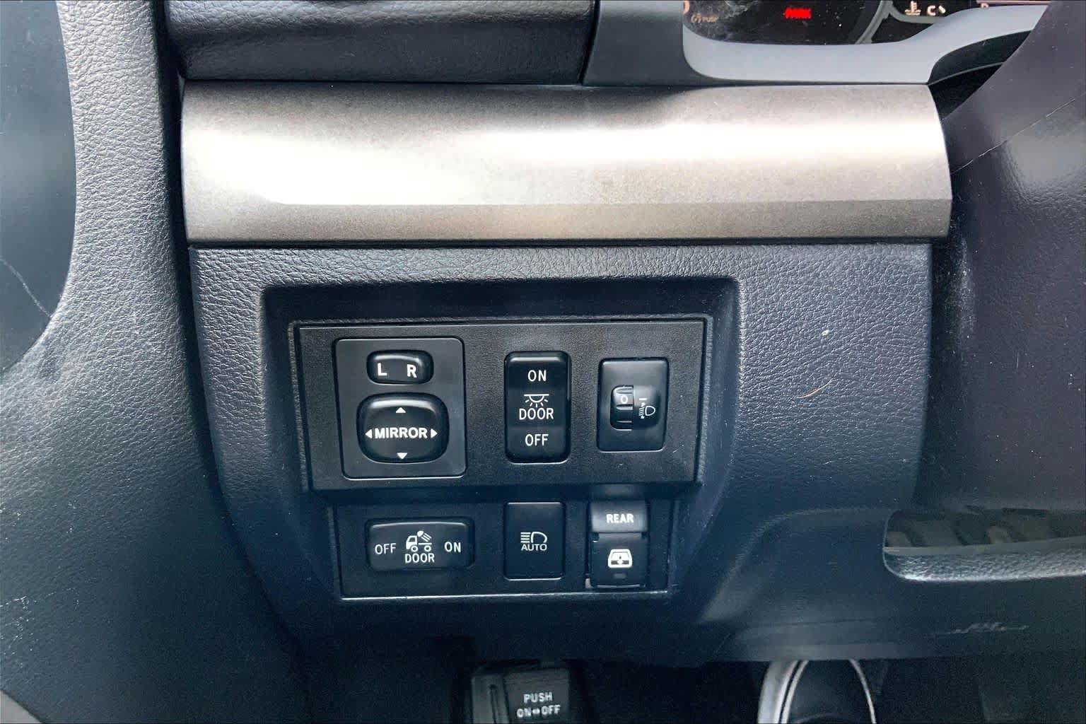 Used 2018 Toyota Tundra SR5 w/ SR5 Upgrade Package RWD image 33