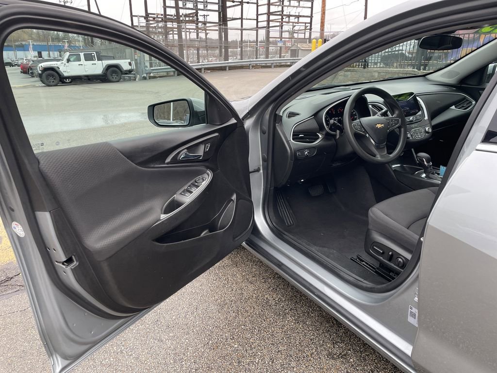 Used 2023 Chevrolet Malibu LT image 14