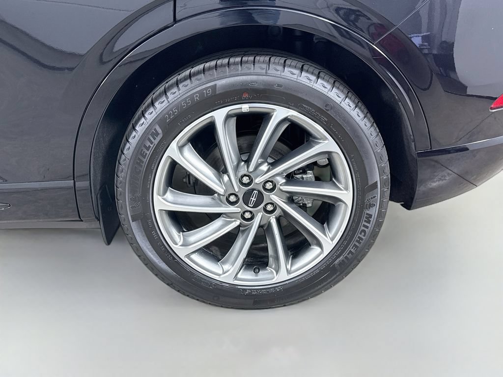 Used 2025 Lincoln Corsair Grand Touring w/ Towing Package AWD/4WD image 32