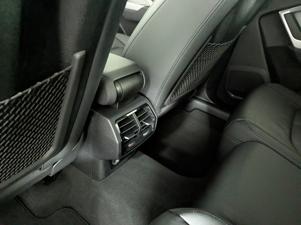 Used 2025 Audi Q3 2.0T Premium image 33