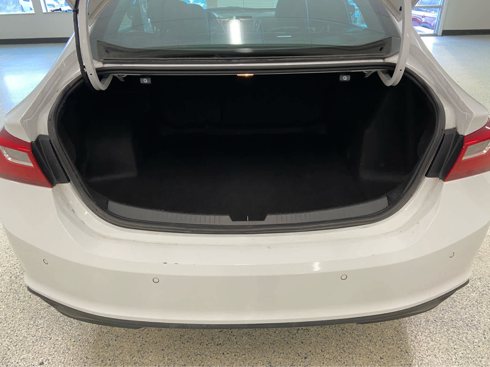 Used 2024 Chevrolet Malibu LT image 6