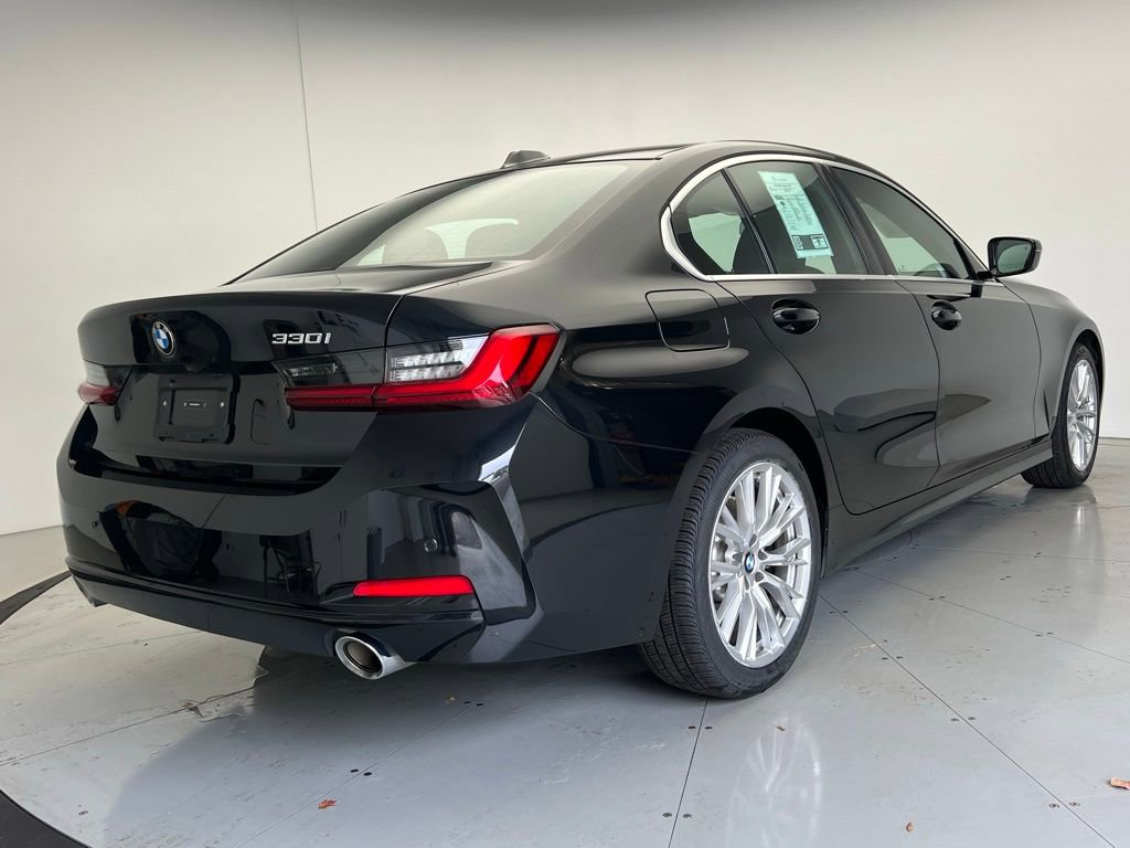 Certified 2024 BMW 330i Sedan w/ Convenience Package image 3