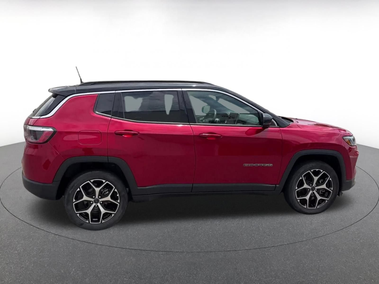 Used 2025 Jeep Compass Limited AWD/4WD image 15