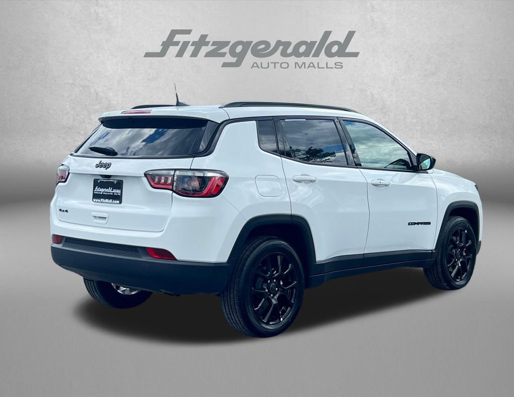 Used 2025 Jeep Compass Latitude w/ Convenience Group AWD/4WD image 8