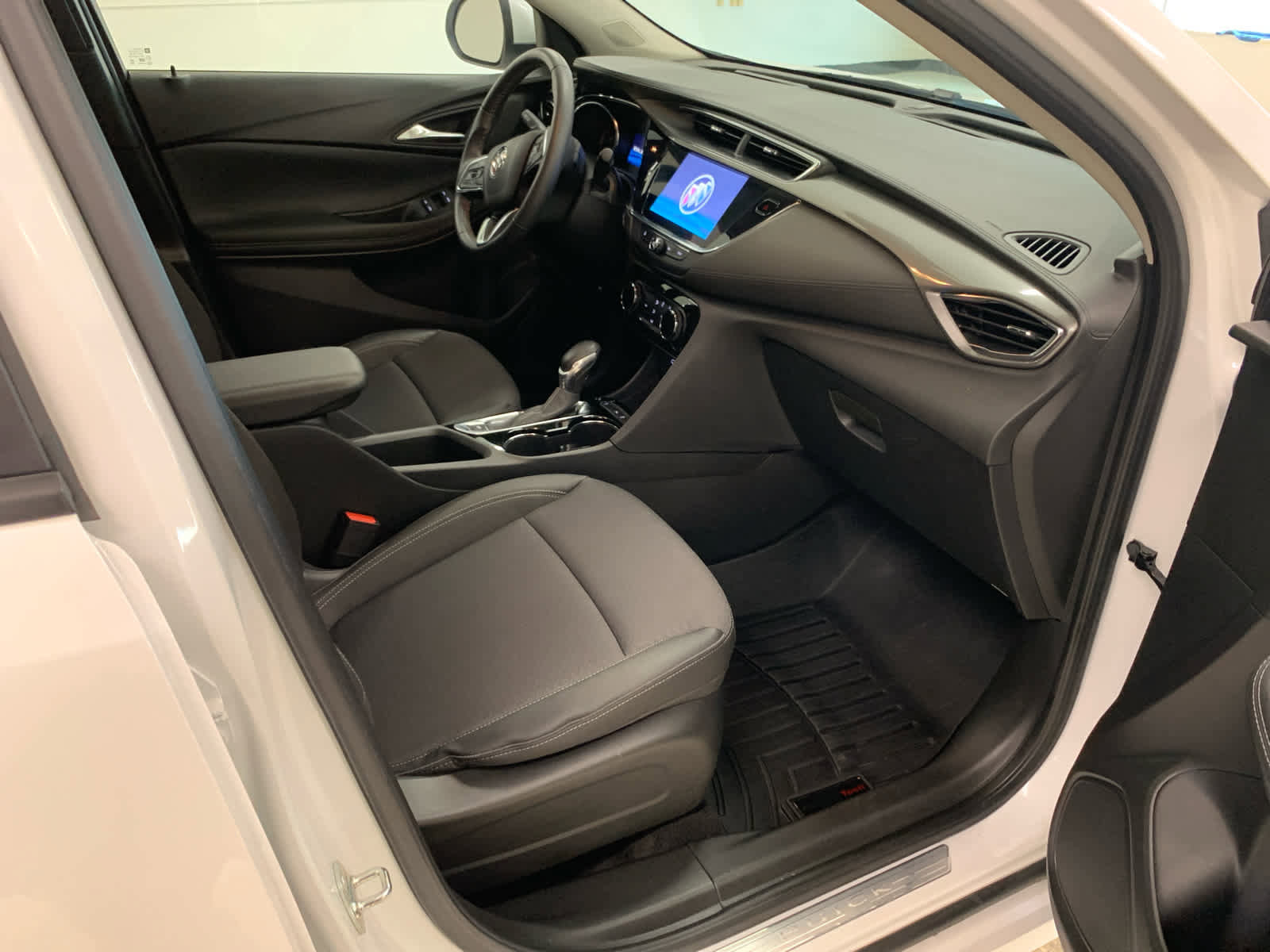 Used 2022 Buick Encore GX Preferred w/ Sport Touring Package FWD image 13