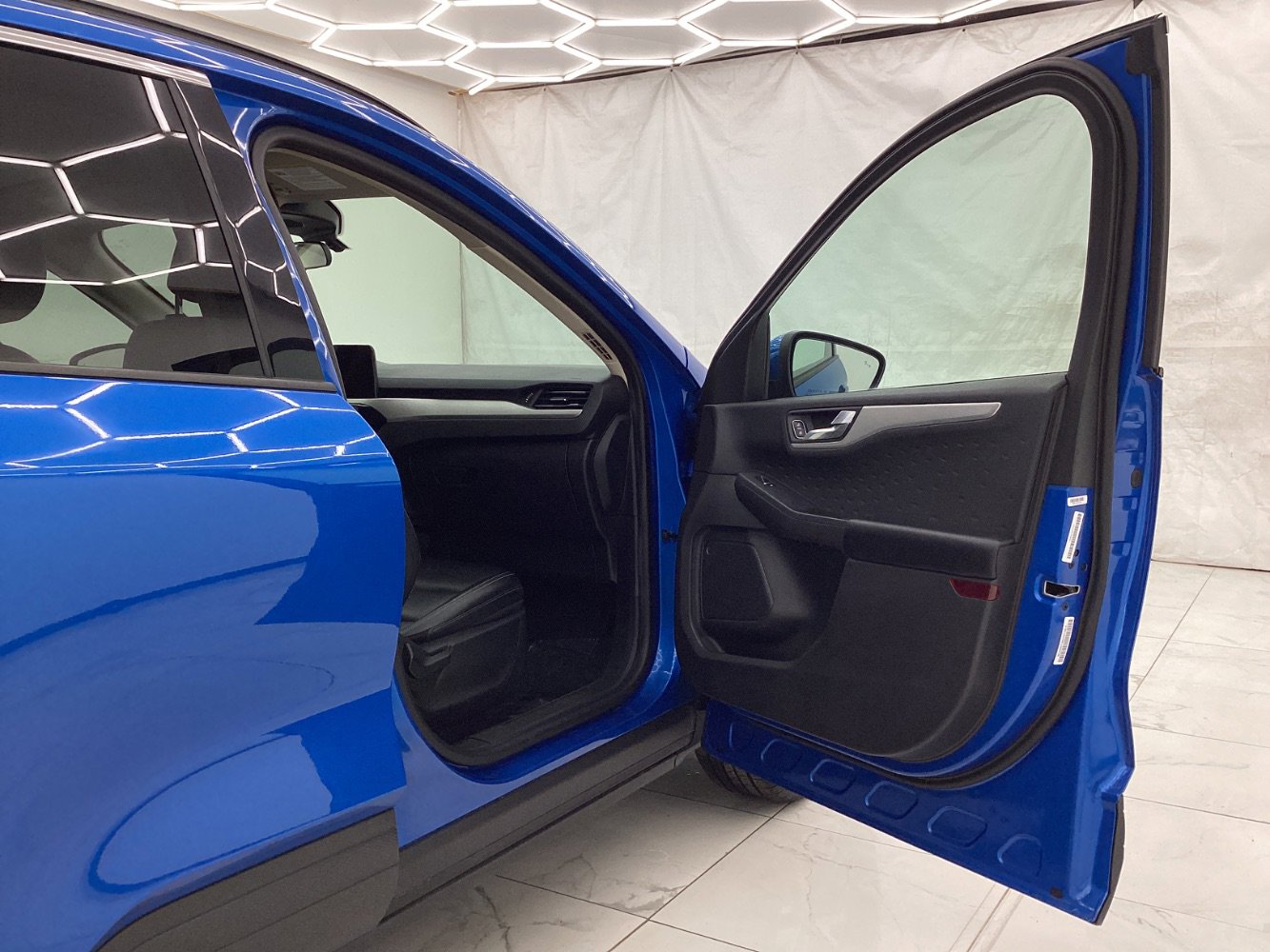 Used 2020 Ford Escape SEL image 17