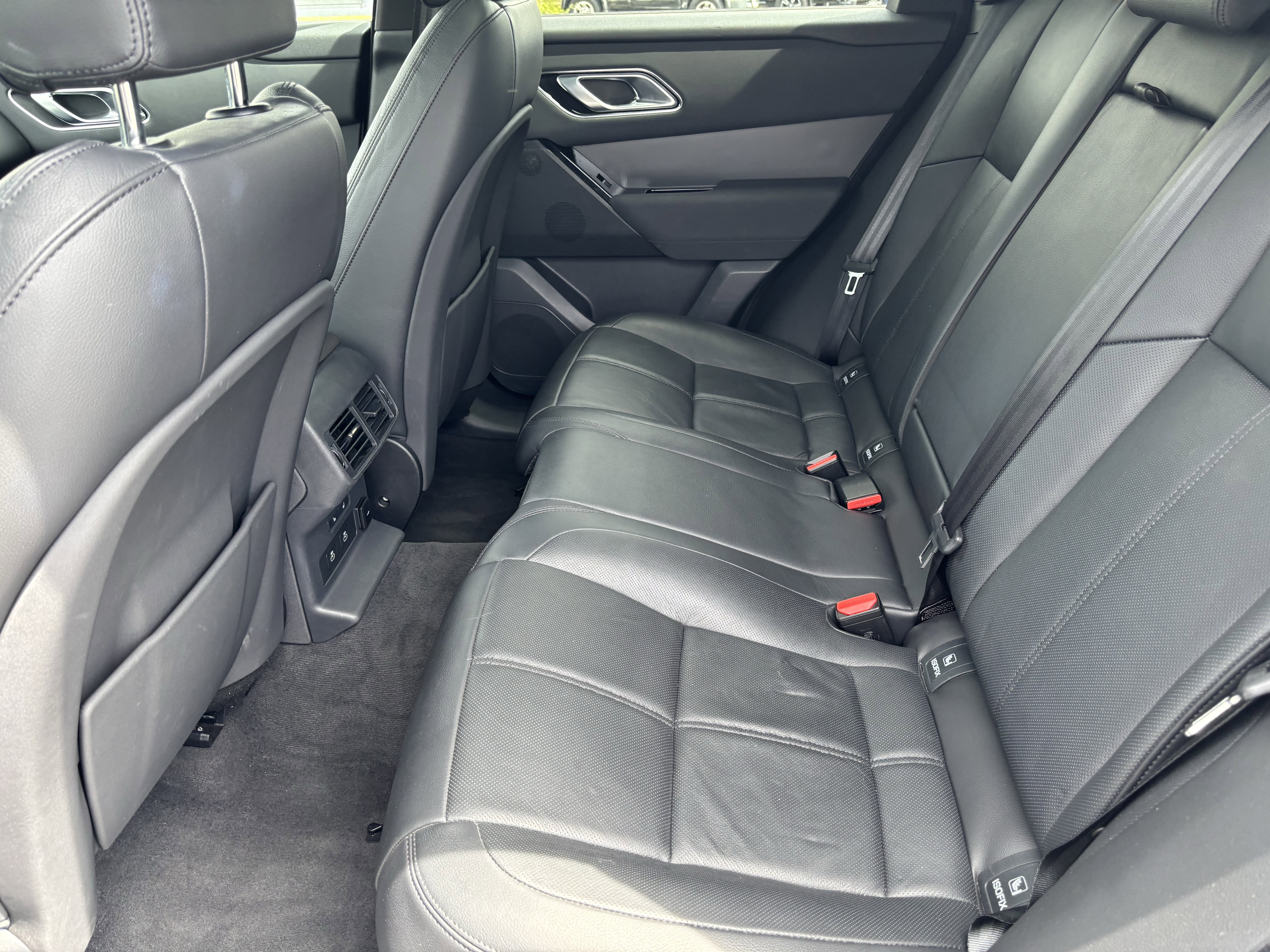 Used 2025 Land Rover Range Rover Velar Dynamic SE image 15