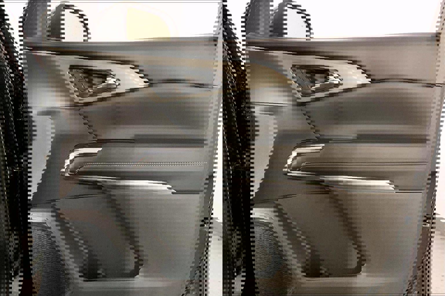 Used 2024 Chevrolet Traverse LT image 26