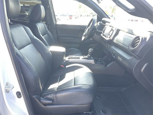 Used 2022 Toyota Tacoma Limited image 28