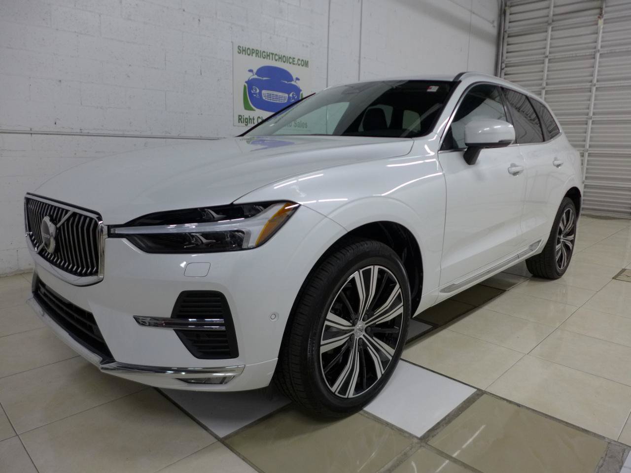 Used 2023 Volvo XC60 B5 Plus w/ Climate Package AWD/4WD image 2