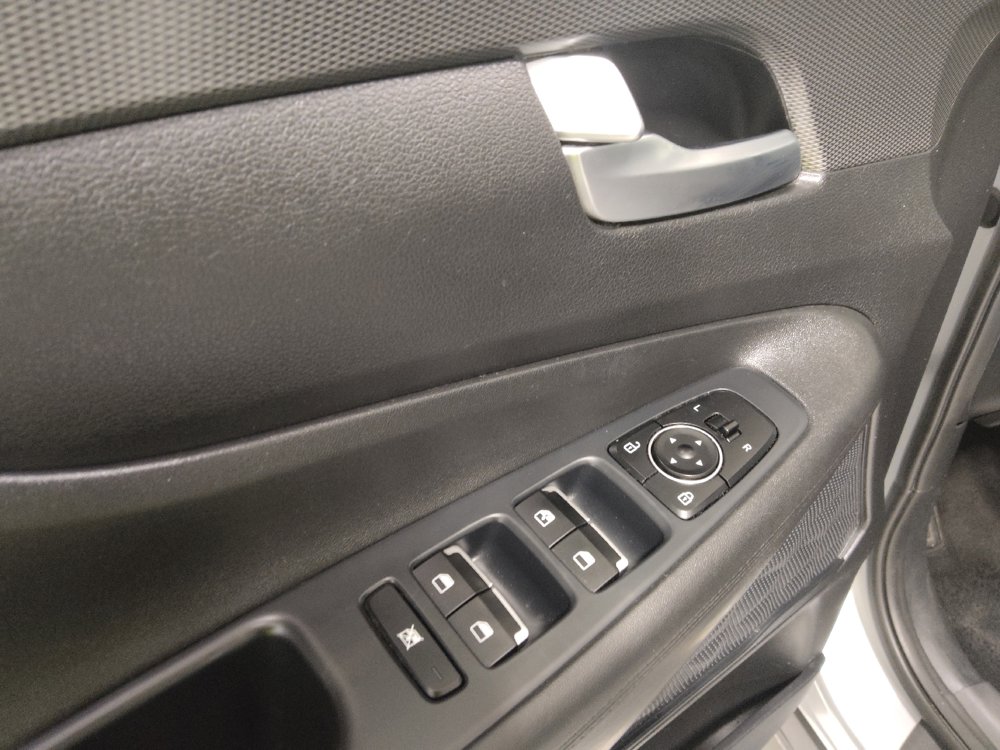 Used 2020 Hyundai Santa Fe SE image 27