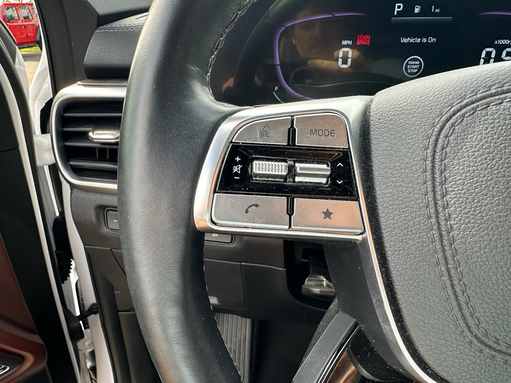 Used 2024 Kia Telluride EX w/ EX Captain's Chair Package image 23
