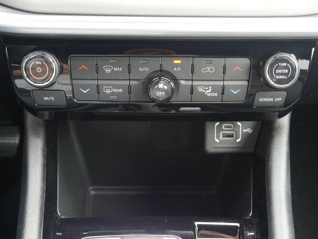 Used 2024 Jeep Compass Limited AWD/4WD image 21