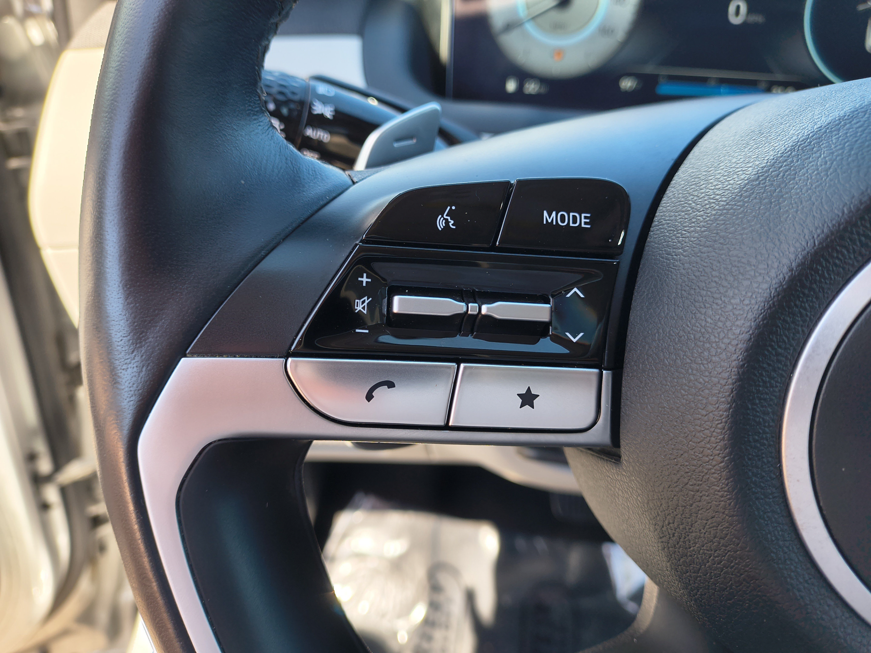 Certified 2024 Hyundai Tucson Limited FWD image 28