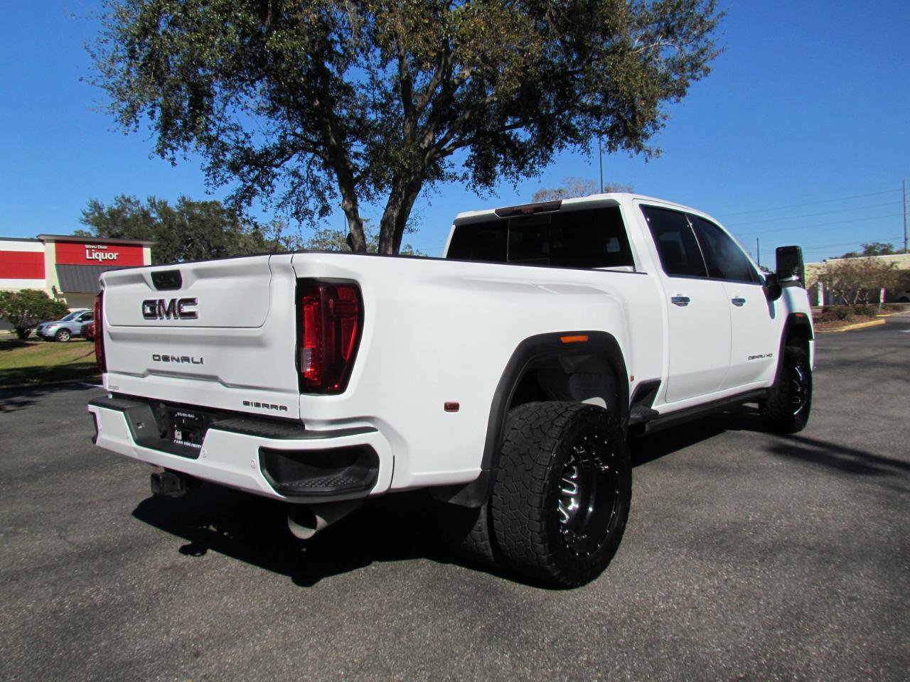 Used 2021 GMC Sierra 3500 Denali w/ Denali Ultimate Package image 12