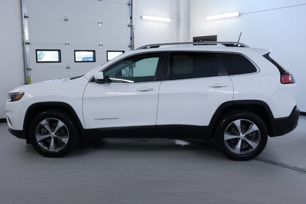 Used 2019 Jeep Cherokee Limited AWD/4WD image 5