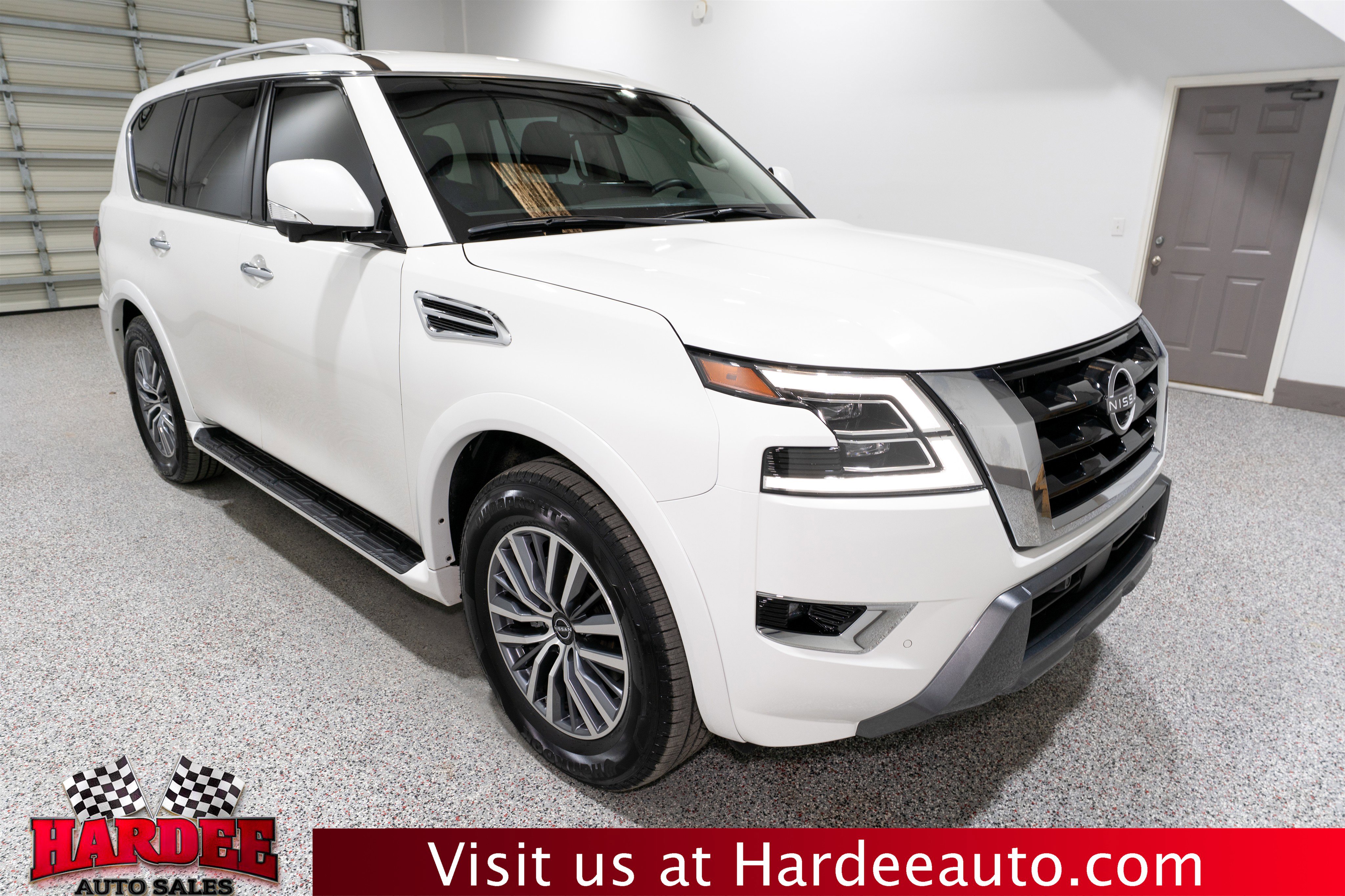 Used 2024 Nissan Armada SL w/ Captain's Chairs Package image 6