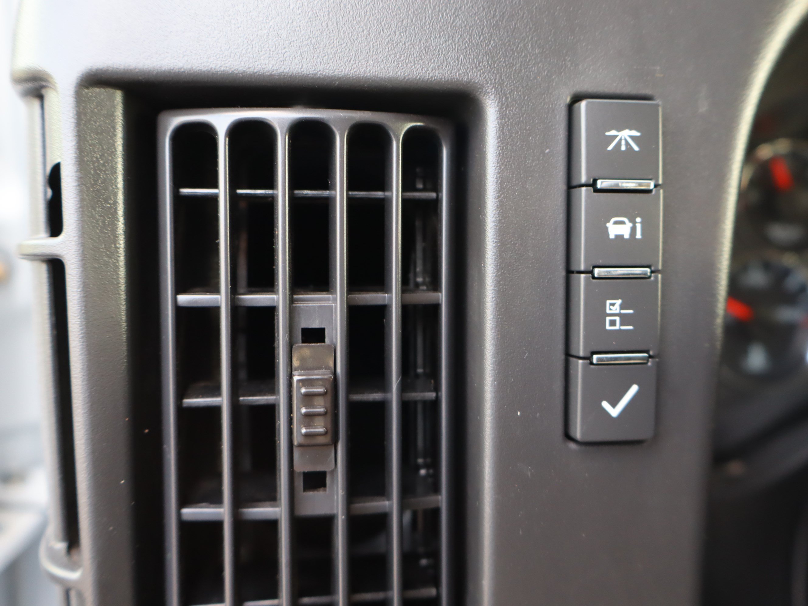 Used 2025 Chevrolet Express 3500 LS RWD image 17