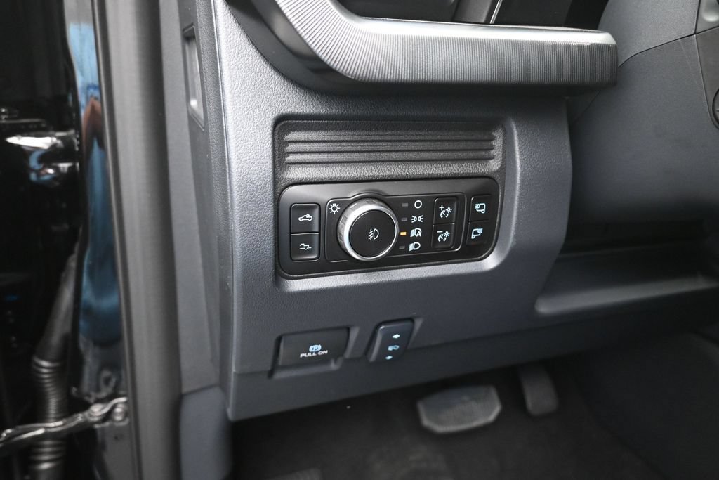 New 2026 Ford F250 Platinum w/ Tremor Off-Road Package AWD/4WD image 13