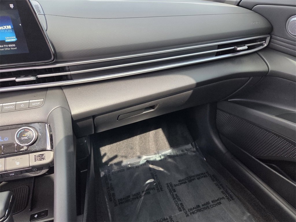 Used 2025 Hyundai Elantra SEL image 26