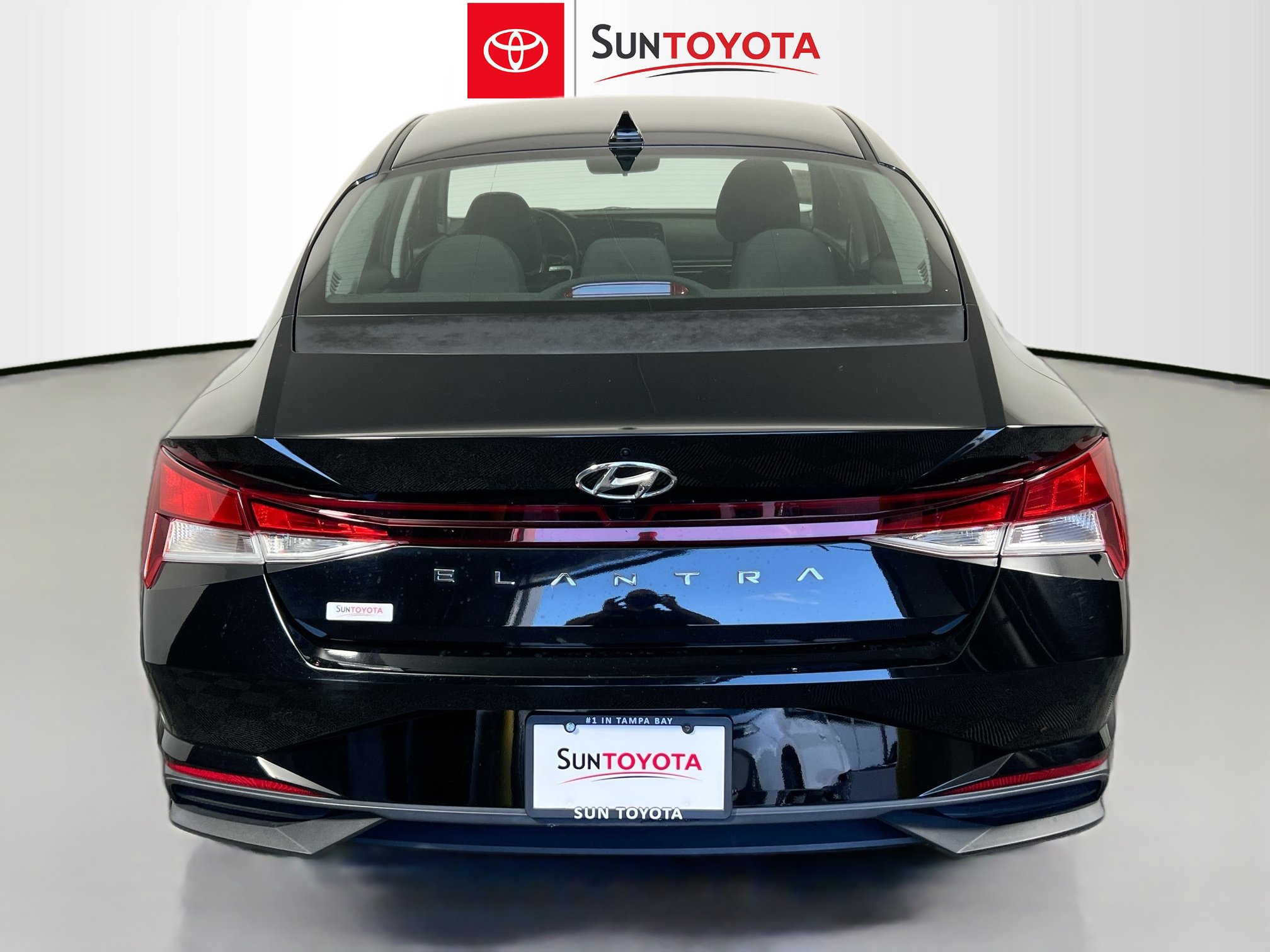 Used 2022 Hyundai Elantra SEL w/ Cargo Package FWD image 4
