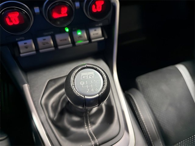 Used 2025 Toyota GR86 Premium image 25