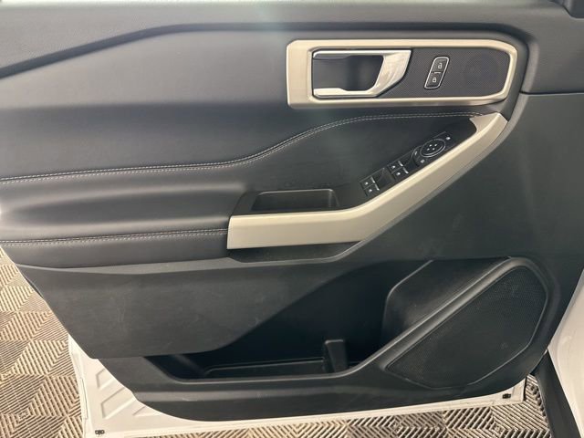 Used 2024 Ford Explorer XLT w/ Equipment Group 202A image 21