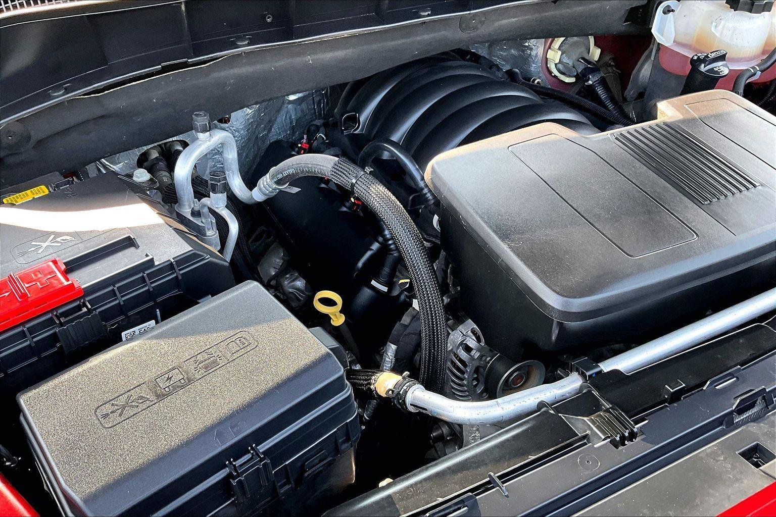 Used 2021 Chevrolet Silverado 1500 LT AWD/4WD image 33