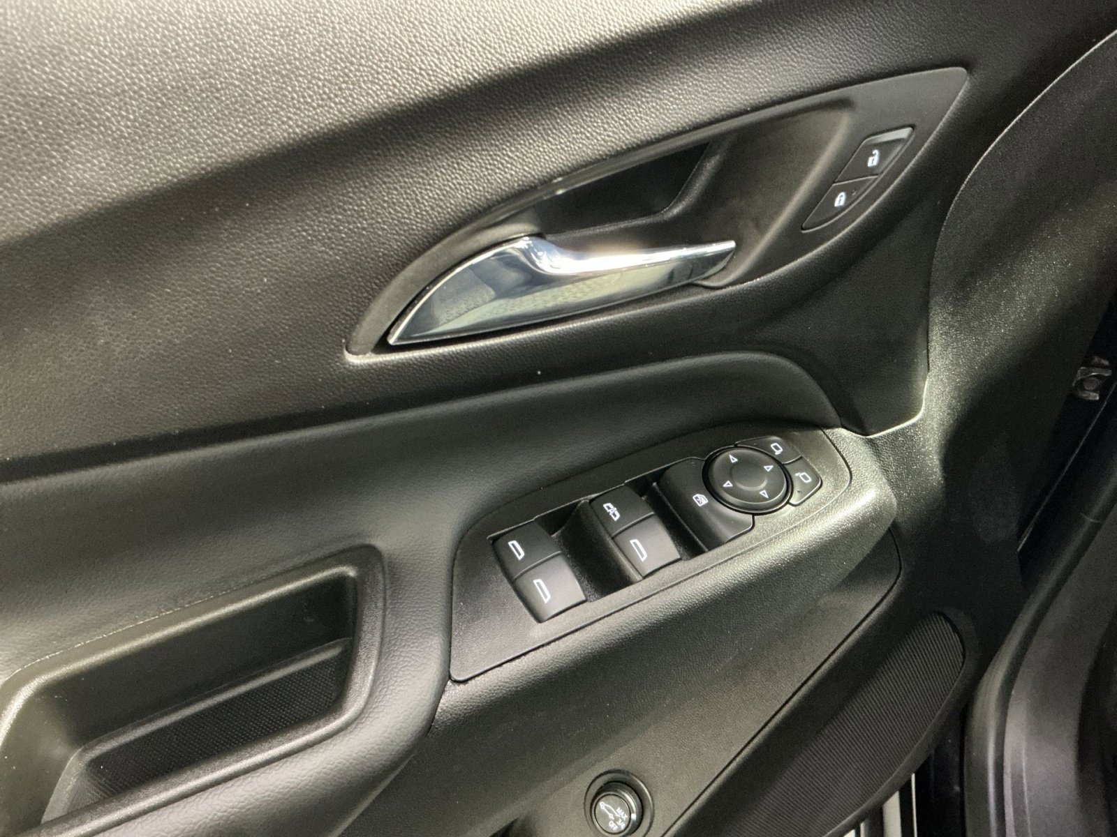 Used 2024 Chevrolet Equinox LT AWD/4WD image 16