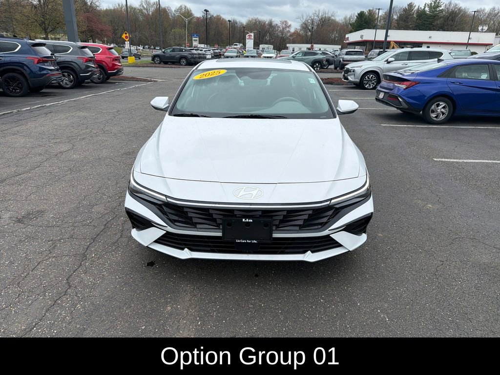 Used 2025 Hyundai Elantra SEL w/ Cargo Package FWD image 8