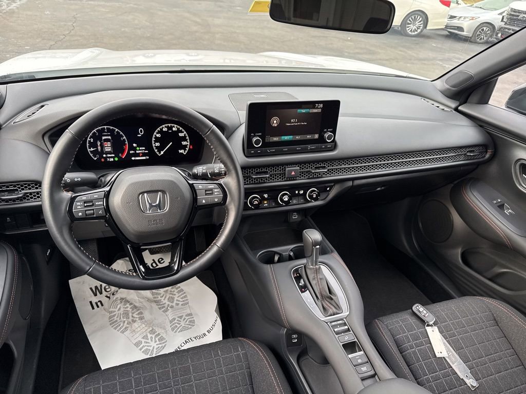 Certified 2025 Honda HR-V Sport image 33