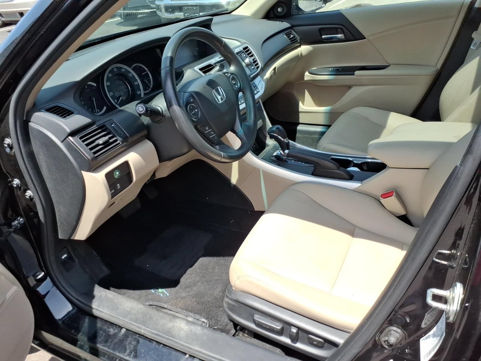 Used 2015 Honda Accord EX-L image 10