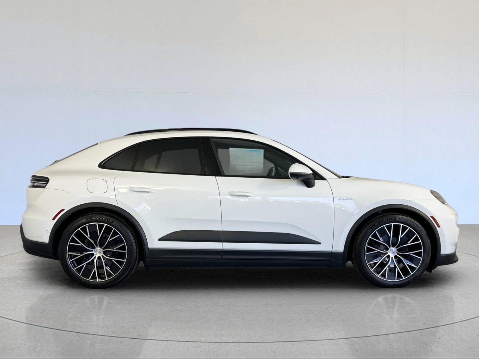 New 2026 Porsche Macan 4 Electric AWD/4WD image 9