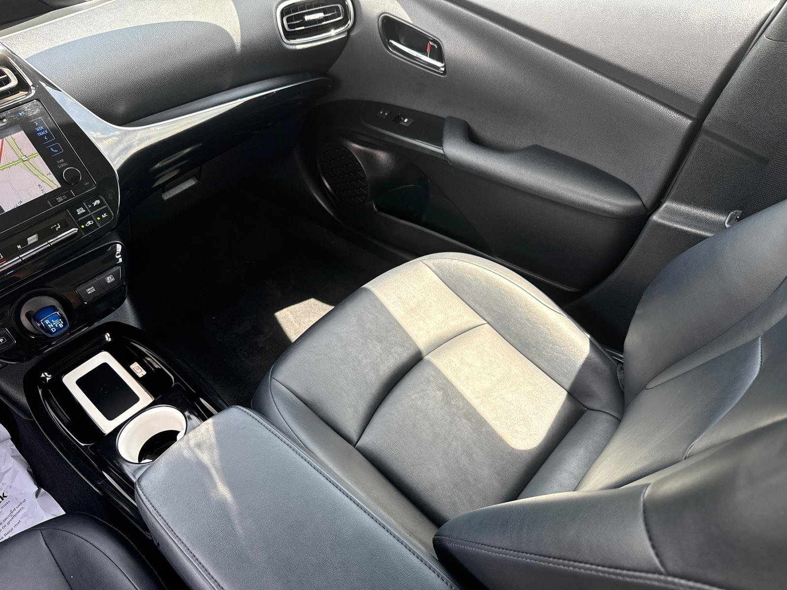 Used 2016 Toyota Prius Four FWD image 29