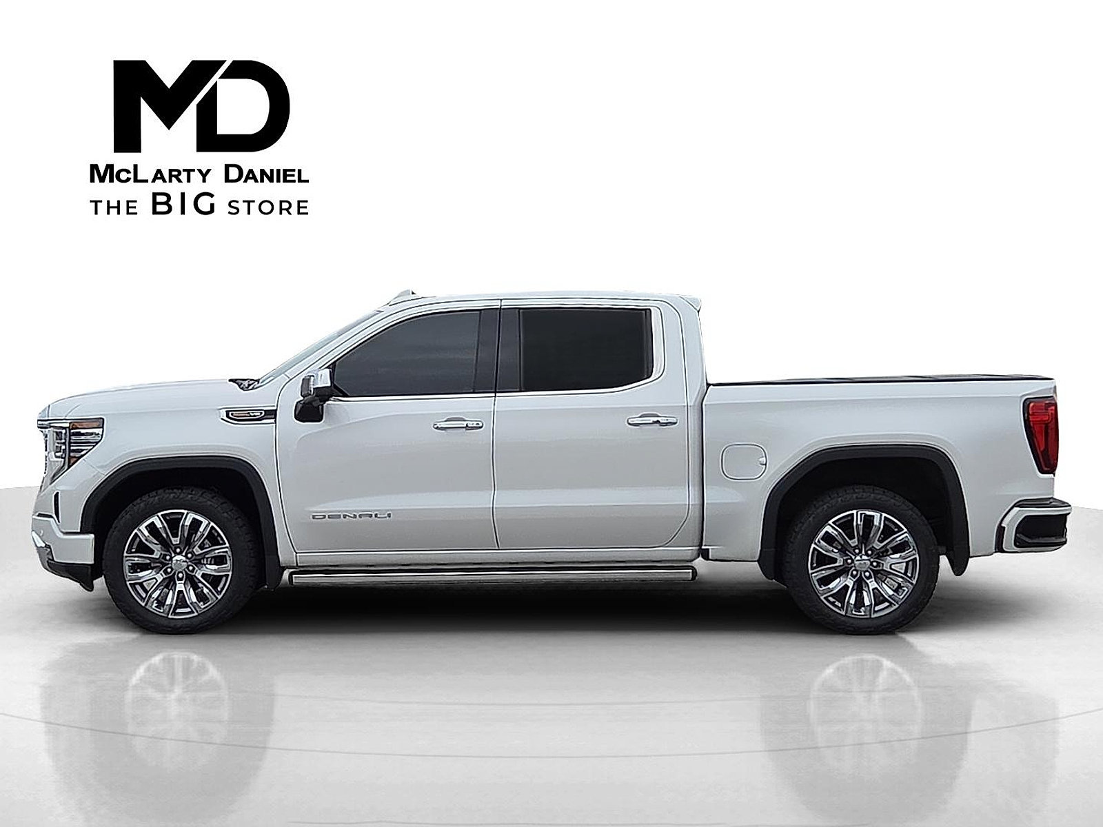 Certified 2024 GMC Sierra 1500 Denali w/ Denali Reserve Package AWD/4WD image 3