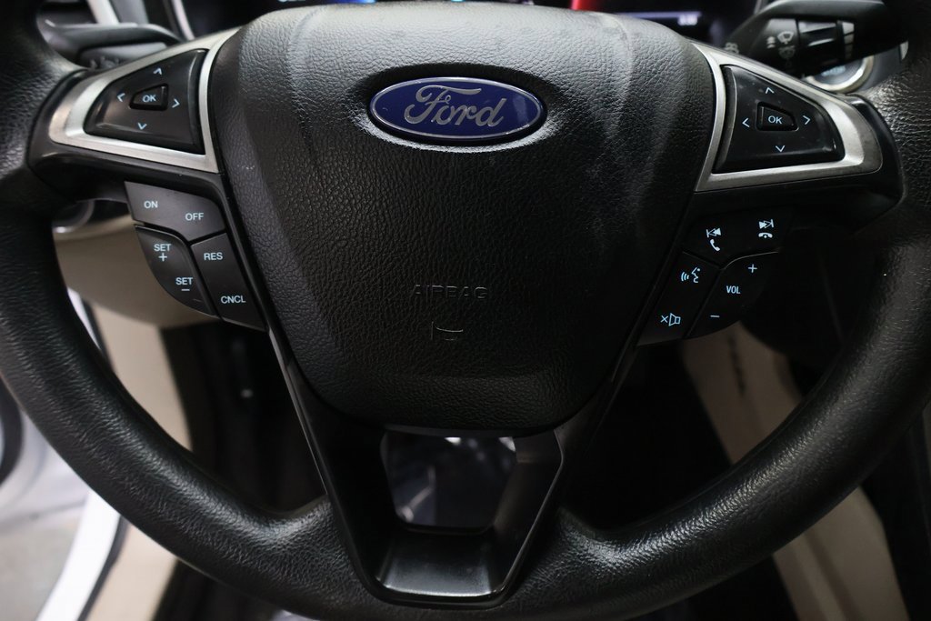 Used 2020 Ford Fusion SE image 19