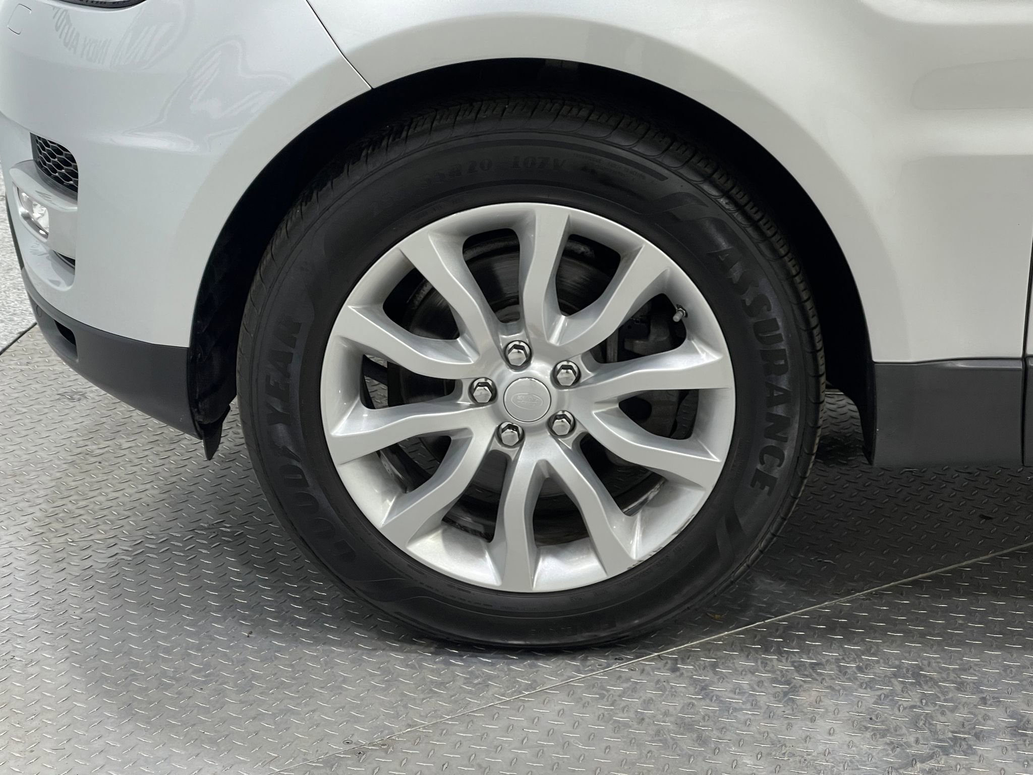 Used 2017 Land Rover Range Rover Sport HSE image 35