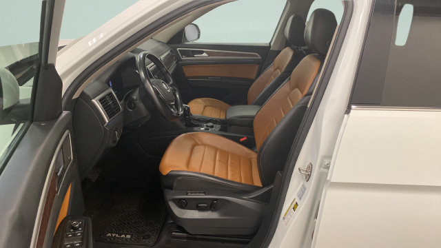 Used 2018 Volkswagen Atlas SEL Premium AWD/4WD image 16