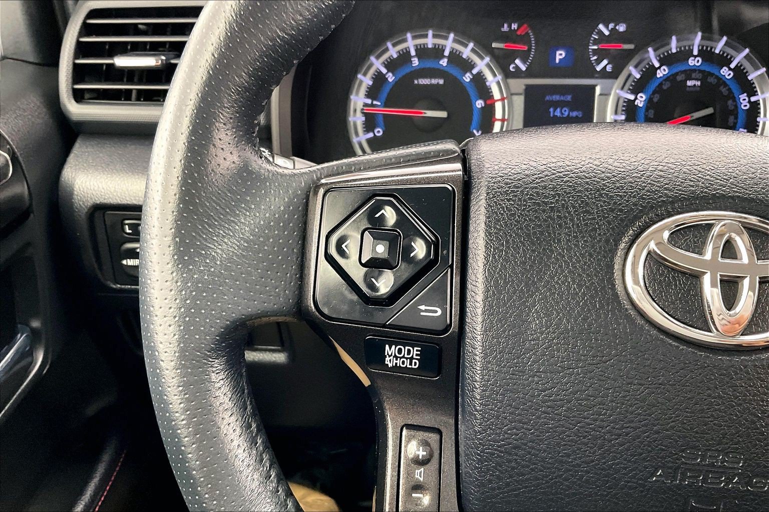 Used 2017 Toyota 4Runner TRD Off-Road Premium AWD/4WD image 21