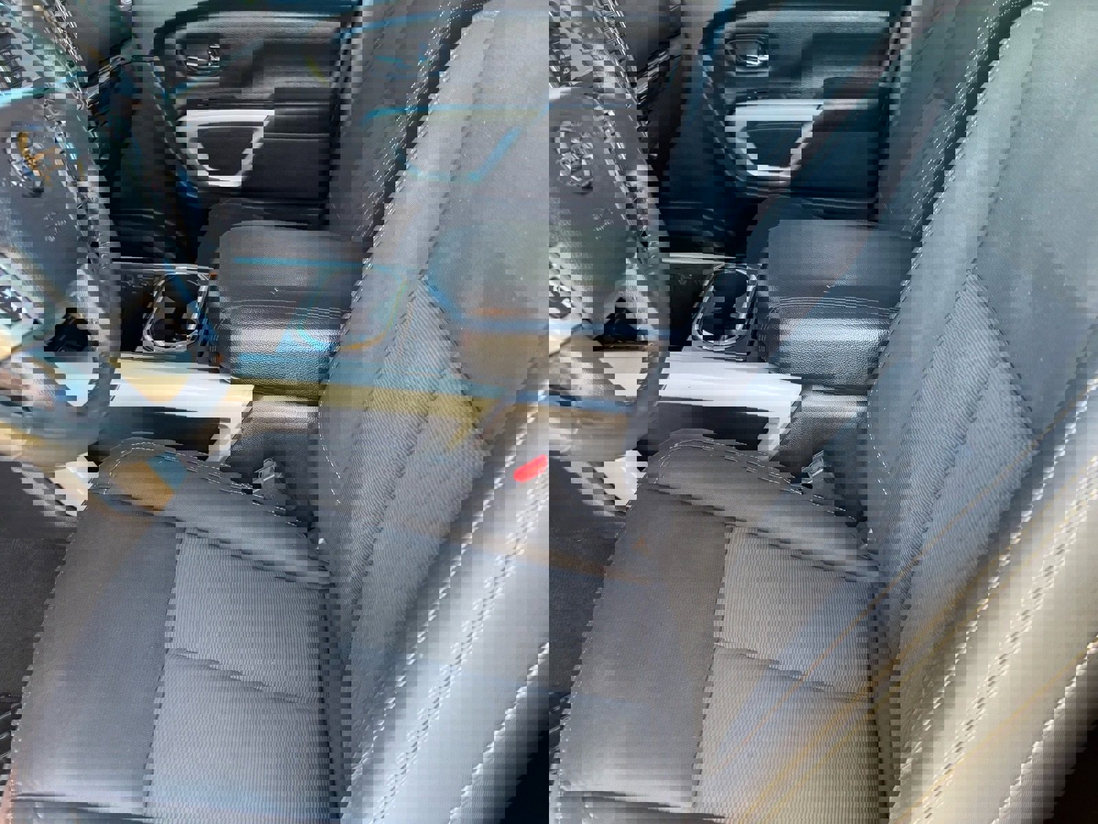 Used 2018 Nissan Titan SV w/ SV Convenience Package image 17