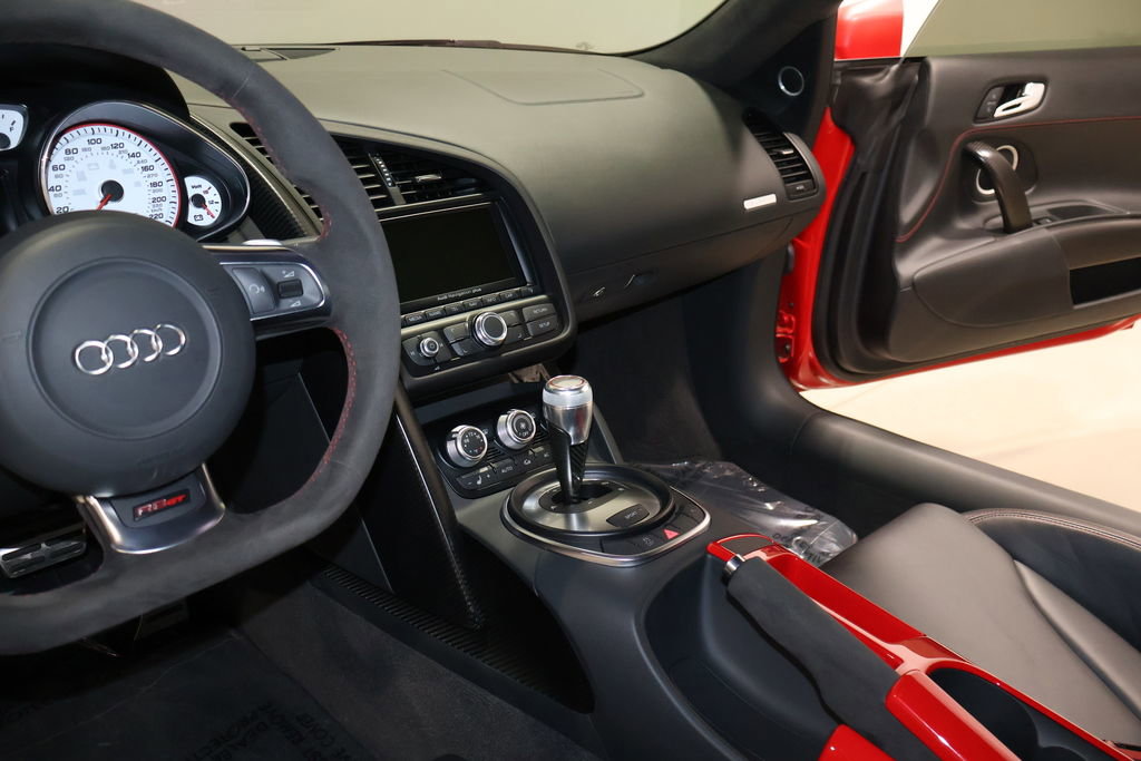 Used 2012 Audi R8 GT image 22