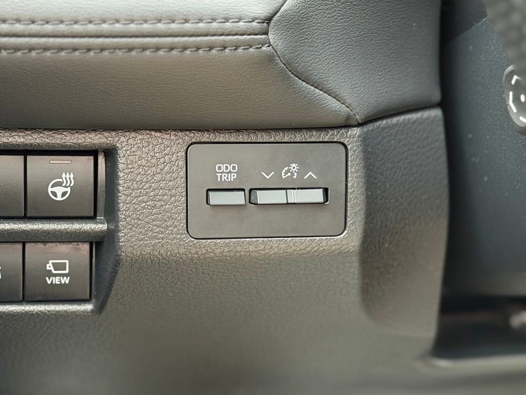 Used 2022 Toyota Avalon Limited w/ Advanced Safety Package FWD image 25