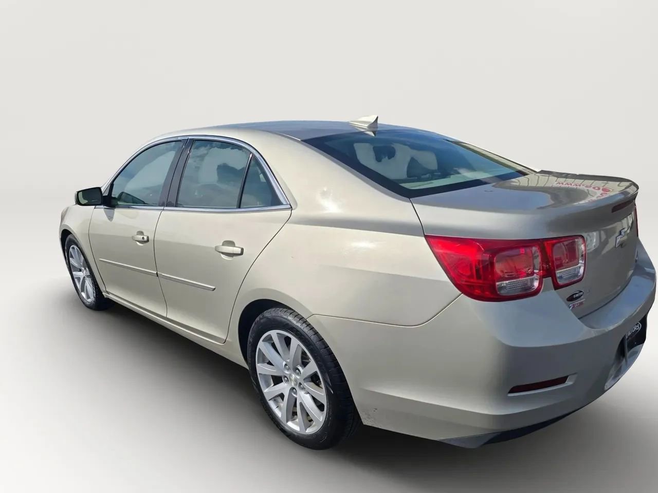 Used 2015 Chevrolet Malibu LT FWD image 3
