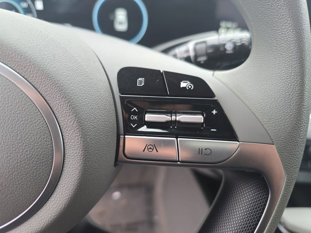 Used 2024 Hyundai Elantra SEL image 18