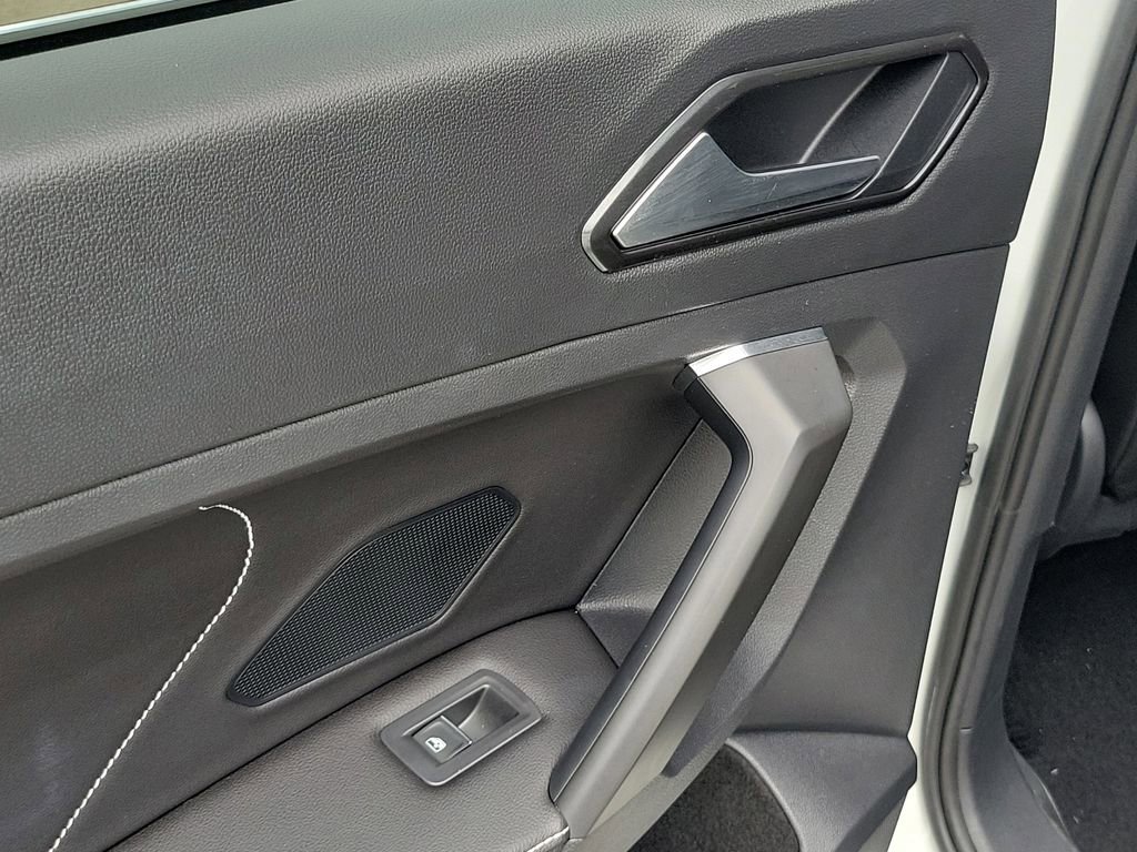 Certified 2022 Volkswagen Tiguan SE FWD image 10