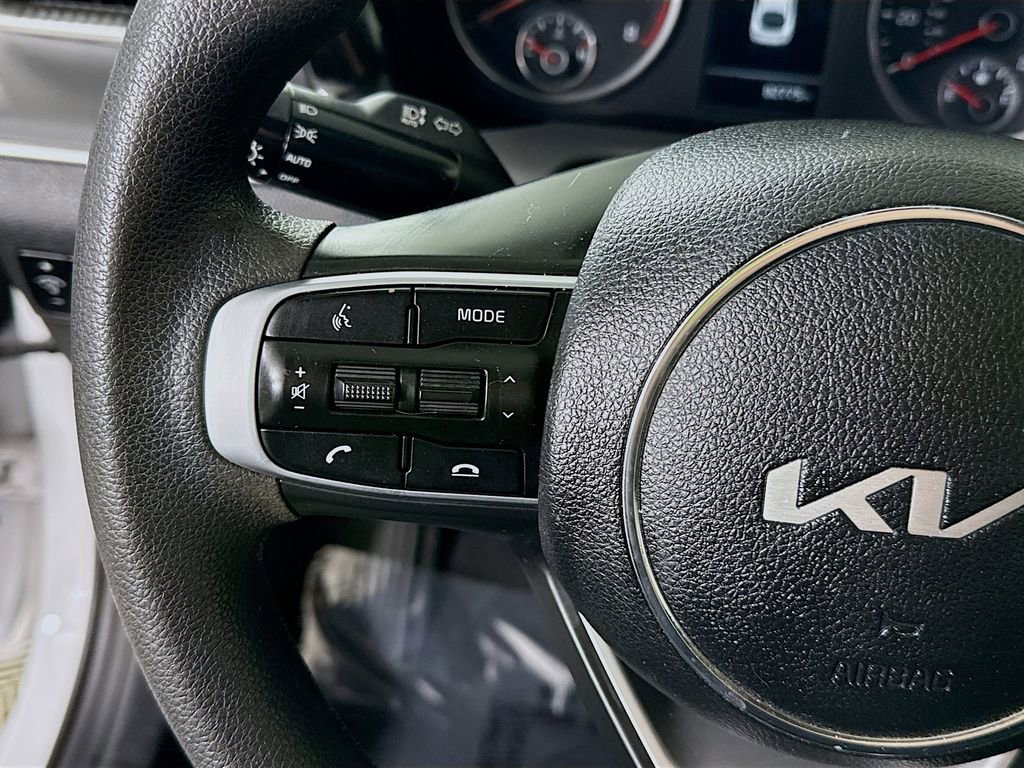 Used 2022 Kia K5 LXS image 19