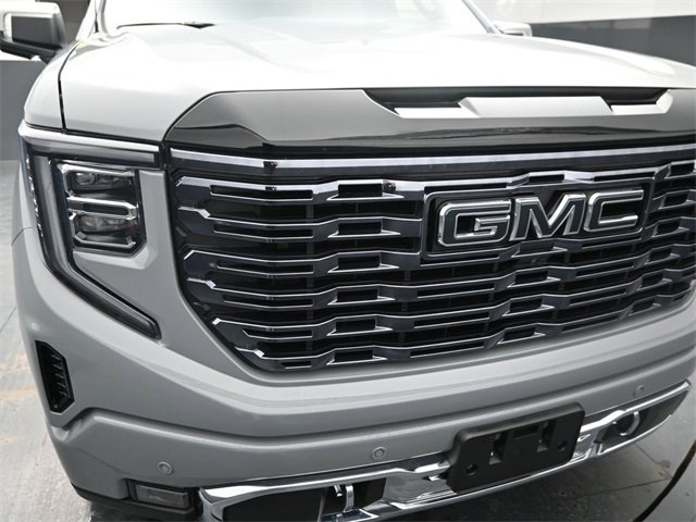 Used 2025 GMC Sierra 1500 Denali Ultimate image 18