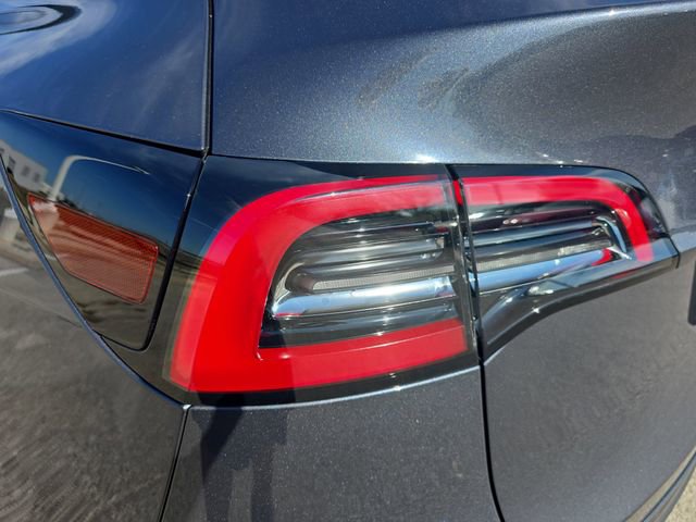 Used 2023 Tesla Model Y Long Range image 32